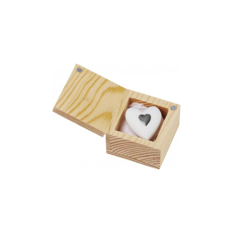 Räder love to go wit porseleinen hartje met zilveren opdruk in houten doosje