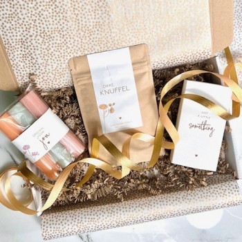 Brievenbus giftset 'Speciaal voor jou met een dikke knuffel'